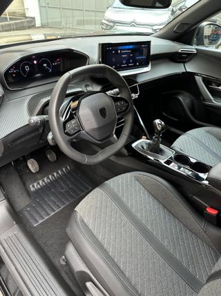 PEUGEOT 2008 usata, con Park Distance Control