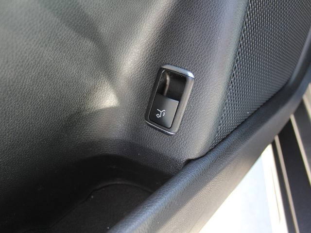 MERCEDES-BENZ GLA 200 usata, con Specchietti laterali elettrici