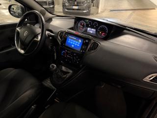 LANCIA Ypsilon usata, con Fendinebbia