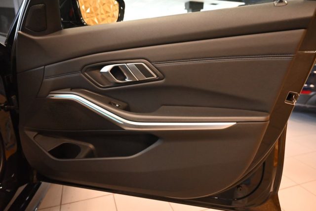 BMW 330 usata 138