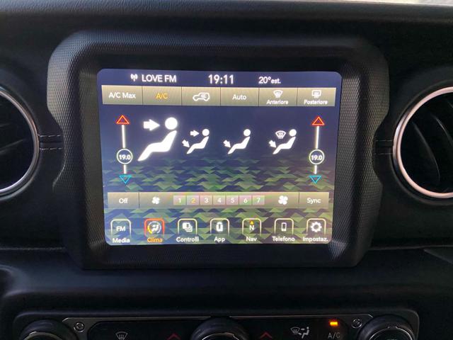 JEEP Wrangler usata, con USB