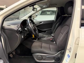 MERCEDES-BENZ B 180 usata, con Autoradio