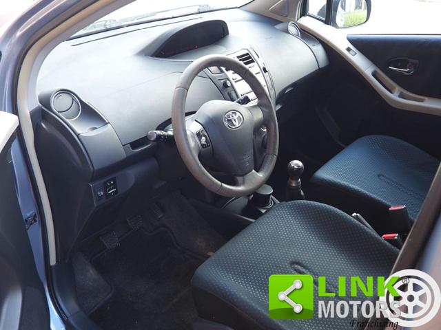 TOYOTA Yaris usata 12
