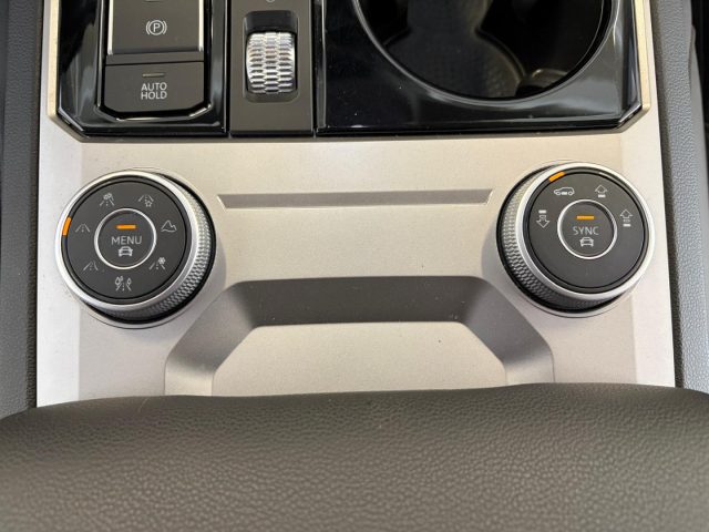 VOLKSWAGEN Touareg usata, con ESP
