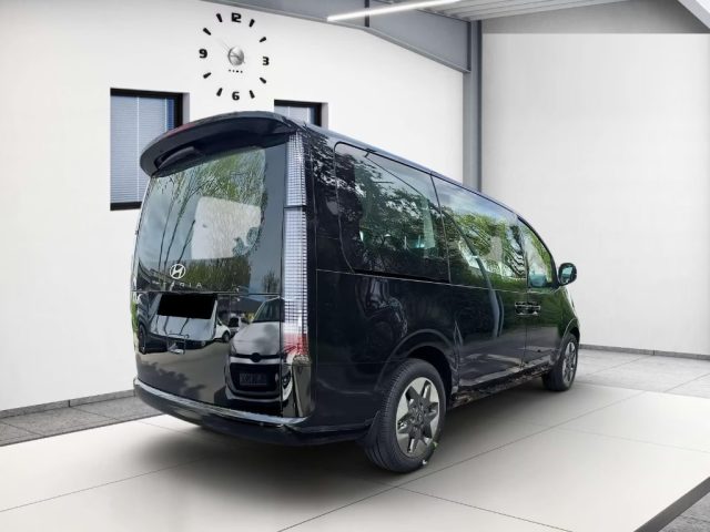 HYUNDAI Staria usata, con Airbag