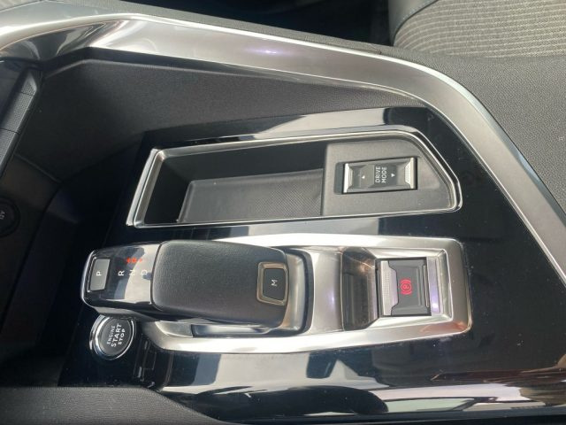 PEUGEOT 3008 usata, con Sistema di navigazione