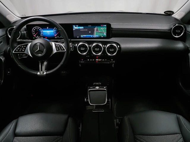 MERCEDES-BENZ CLA 180 usata, con Chiusura centralizzata