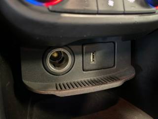 OPEL Zafira usata, con USB