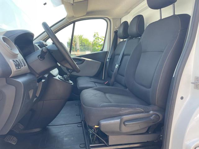 RENAULT Trafic usata 11