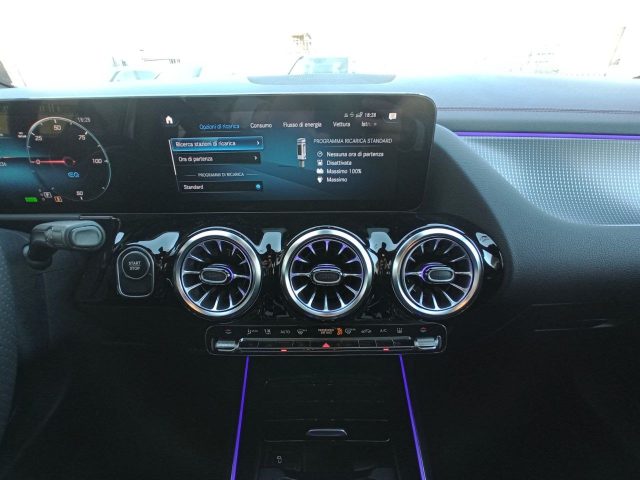 MERCEDES-BENZ EQA usata, con Touch screen