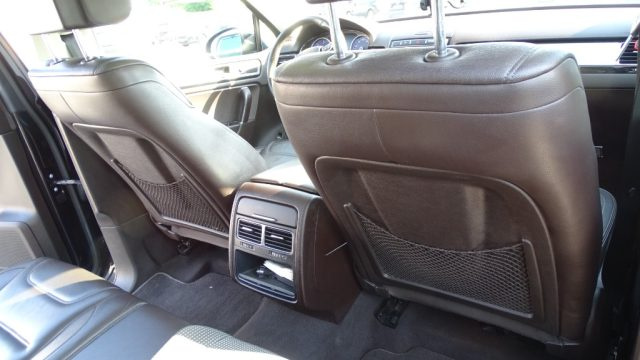 VOLKSWAGEN Touareg usata 81
