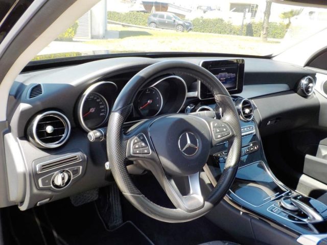 MERCEDES-BENZ C 220 usata, con Sedile posteriore sdoppiato