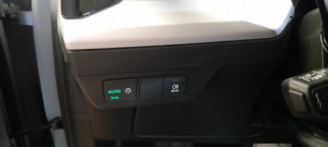 AUDI Q4 e-tron usata, con Riconoscimento dei segnali stradali