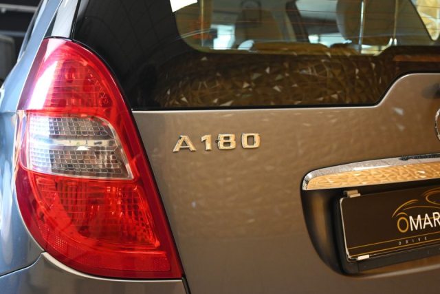 MERCEDES-BENZ A 180 usata 17