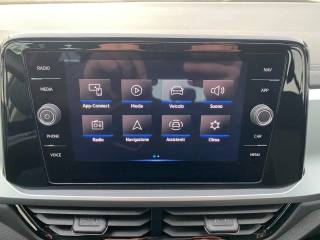 VOLKSWAGEN T-Roc usata, con USB