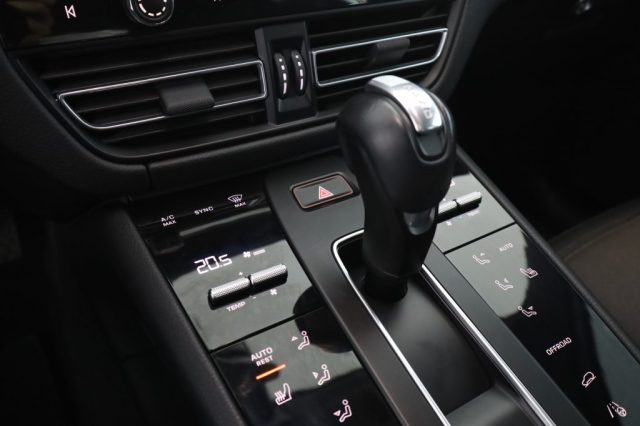 PORSCHE Macan usata 19