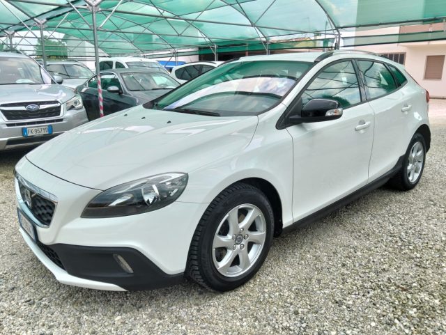 VOLVO V40 Cross Country usata, con ABS