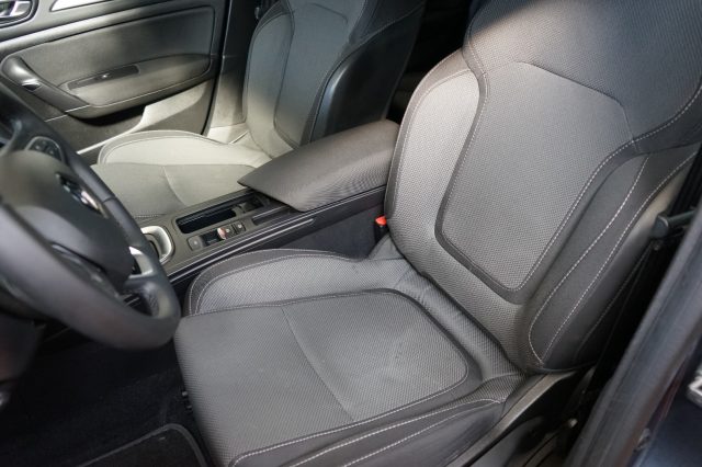 RENAULT Megane usata, con Fari LED