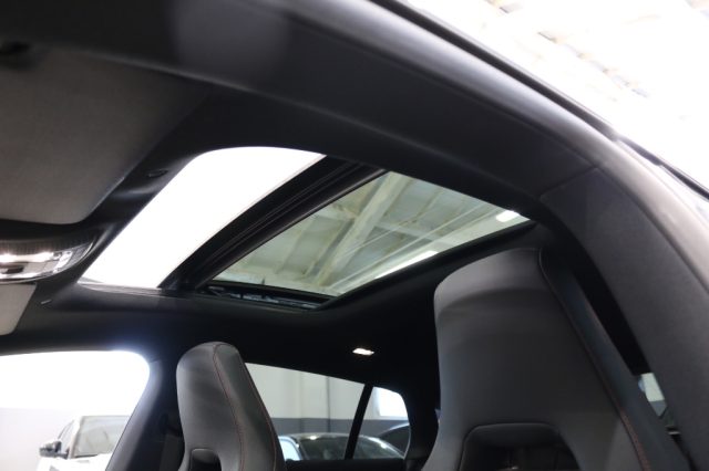 MERCEDES-BENZ CLA 220 usata, con Tetto panorama