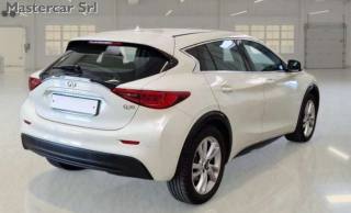 INFINITI Q30 usata, con Alzacristalli elettrici