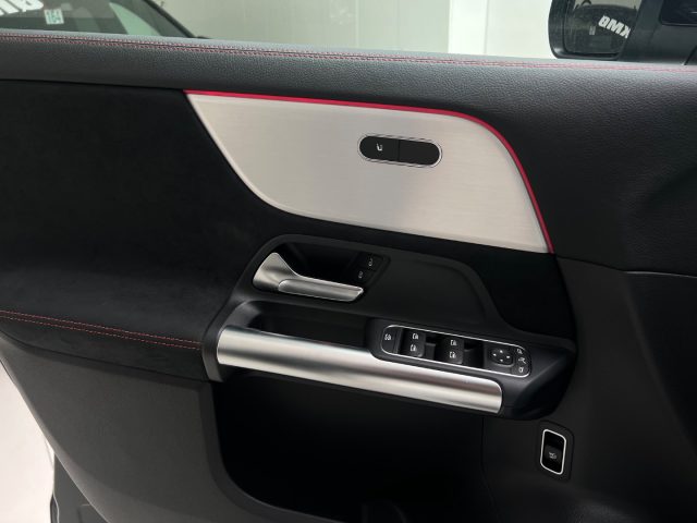 MERCEDES-BENZ GLA 180 usata, con Interni in pelle