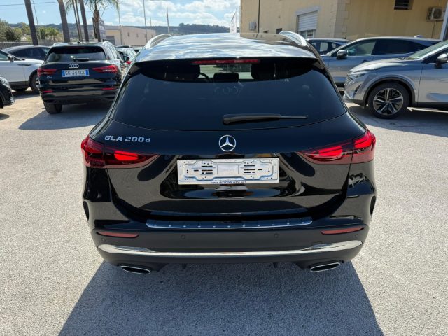 MERCEDES-BENZ GLA 200 usata, con Autoradio