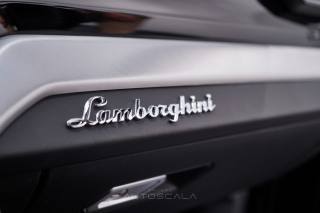 LAMBORGHINI Urus usata, con Apple CarPlay
