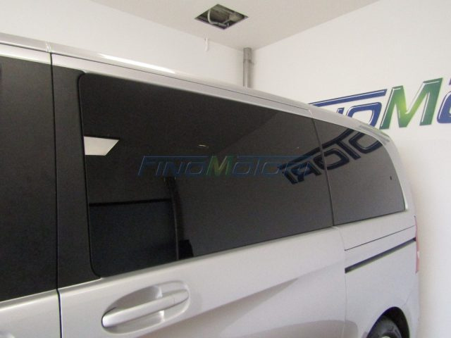 MERCEDES-BENZ V 200 usata, con Sensori di parcheggio anteriori