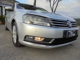 VOLKSWAGEN Passat usata, con Specchietti laterali elettrici