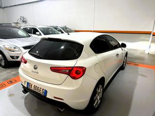 ALFA ROMEO Giulietta usata, con Autoradio