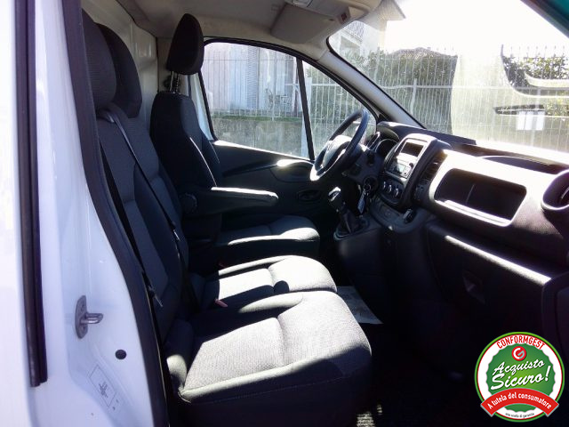 RENAULT Trafic usata, con Bluetooth