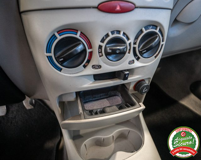 FIAT Punto usata, con USB