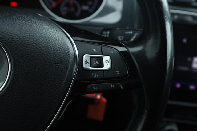 VOLKSWAGEN Golf usata, con Frenata d