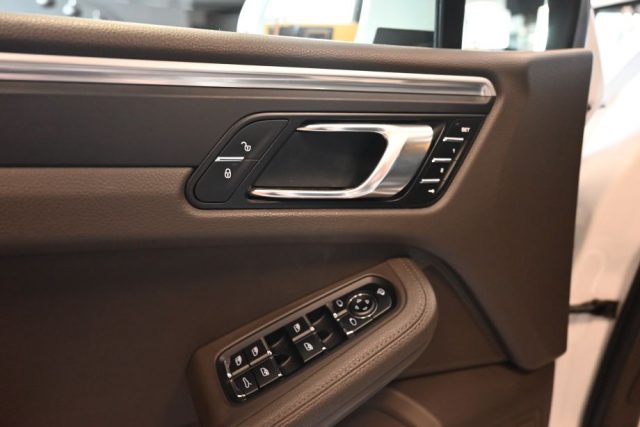 PORSCHE Macan usata 136