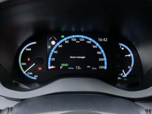 TOYOTA Yaris Cross usata, con Bracciolo