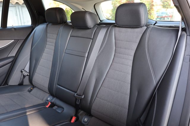 MERCEDES-BENZ E 220 usata, con Pacchetto sportivo