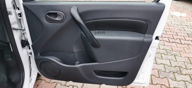 RENAULT Kangoo usata 22