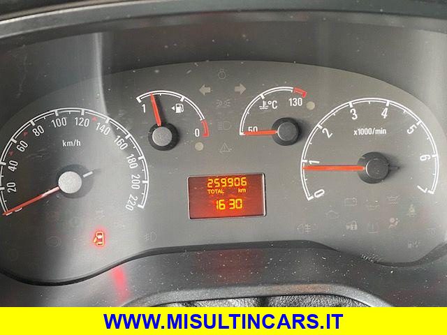 OPEL Combo usata, con MP3