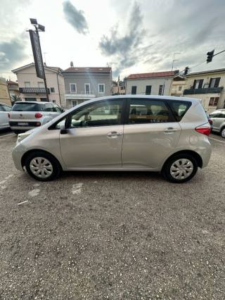 TOYOTA Verso-S usata, con Airbag laterali
