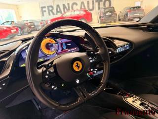 FERRARI SF90 usata, con Cerchi in lega