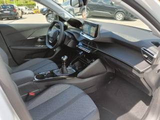 PEUGEOT 208 usata, con Volante in pelle