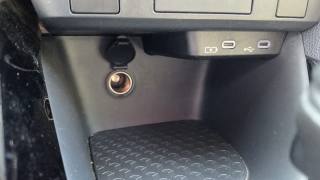 TOYOTA Yaris usata, con USB
