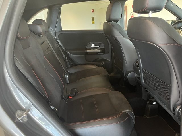 MERCEDES-BENZ B 180 usata, con Volante in pelle