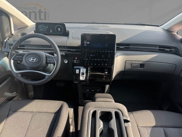 HYUNDAI Staria usata, con ESP