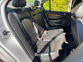 JAGUAR X-Type usata, con Controllo trazione