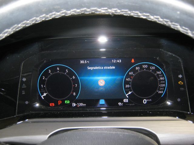 VOLKSWAGEN Golf usata, con Luci diurne LED