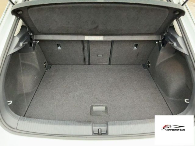 VOLKSWAGEN T-Roc usata, con Sedile posteriore sdoppiato
