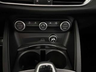 ALFA ROMEO Stelvio usata, con Sensore di luce