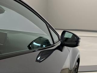 TOYOTA C-HR usata, con Sensori di parcheggio posteriori