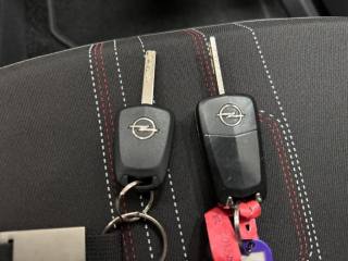 OPEL Corsa usata, con Luci diurne